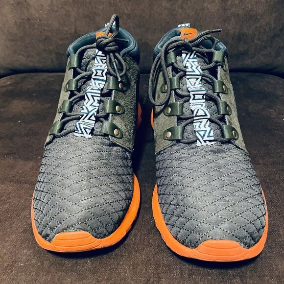 Unique Mint Condition Nike ROSHE Run SneakerBoot Dark Olive Orange Mens 10.5 US - Picture 2 of 9